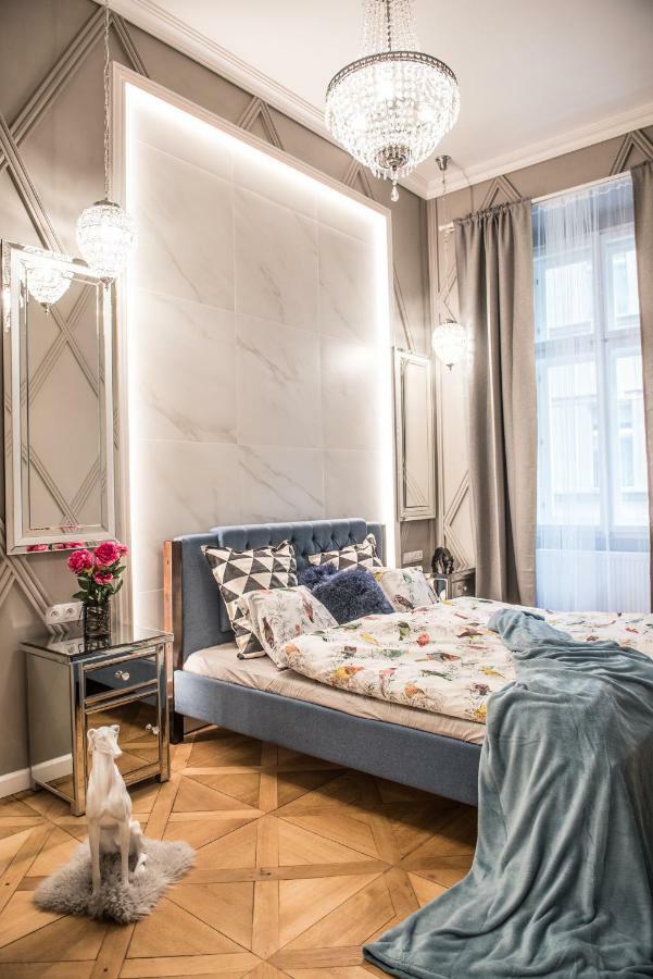 Dali Wenceslas Square Apartment Прага Екстер'єр фото