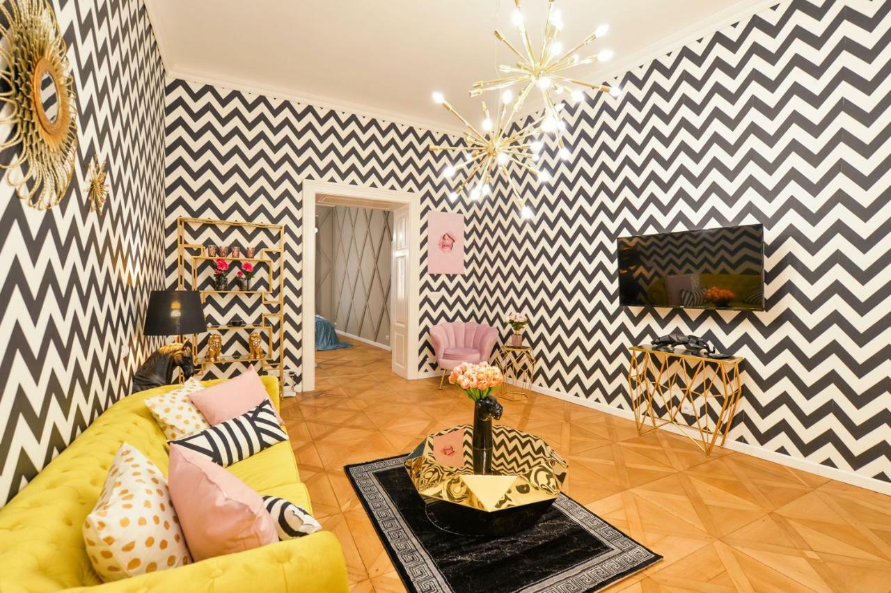 Dali Wenceslas Square Apartment Прага Екстер'єр фото