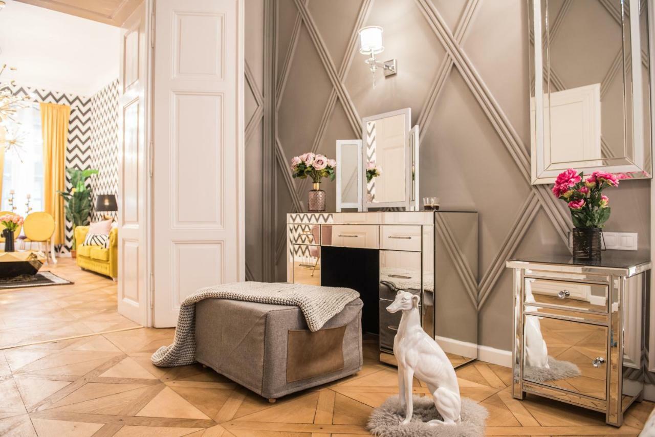 Dali Wenceslas Square Apartment Прага Екстер'єр фото