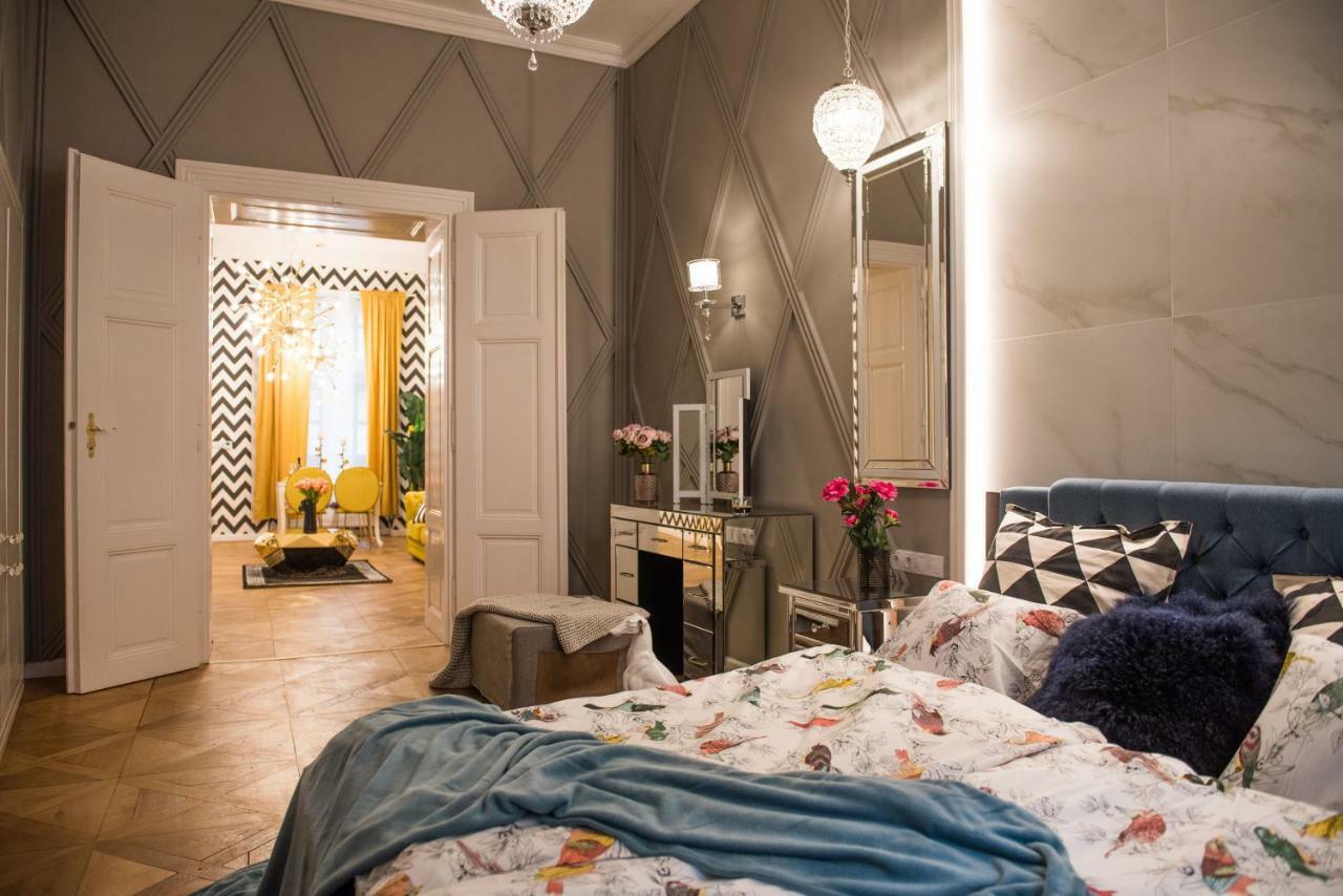 Dali Wenceslas Square Apartment Прага Екстер'єр фото