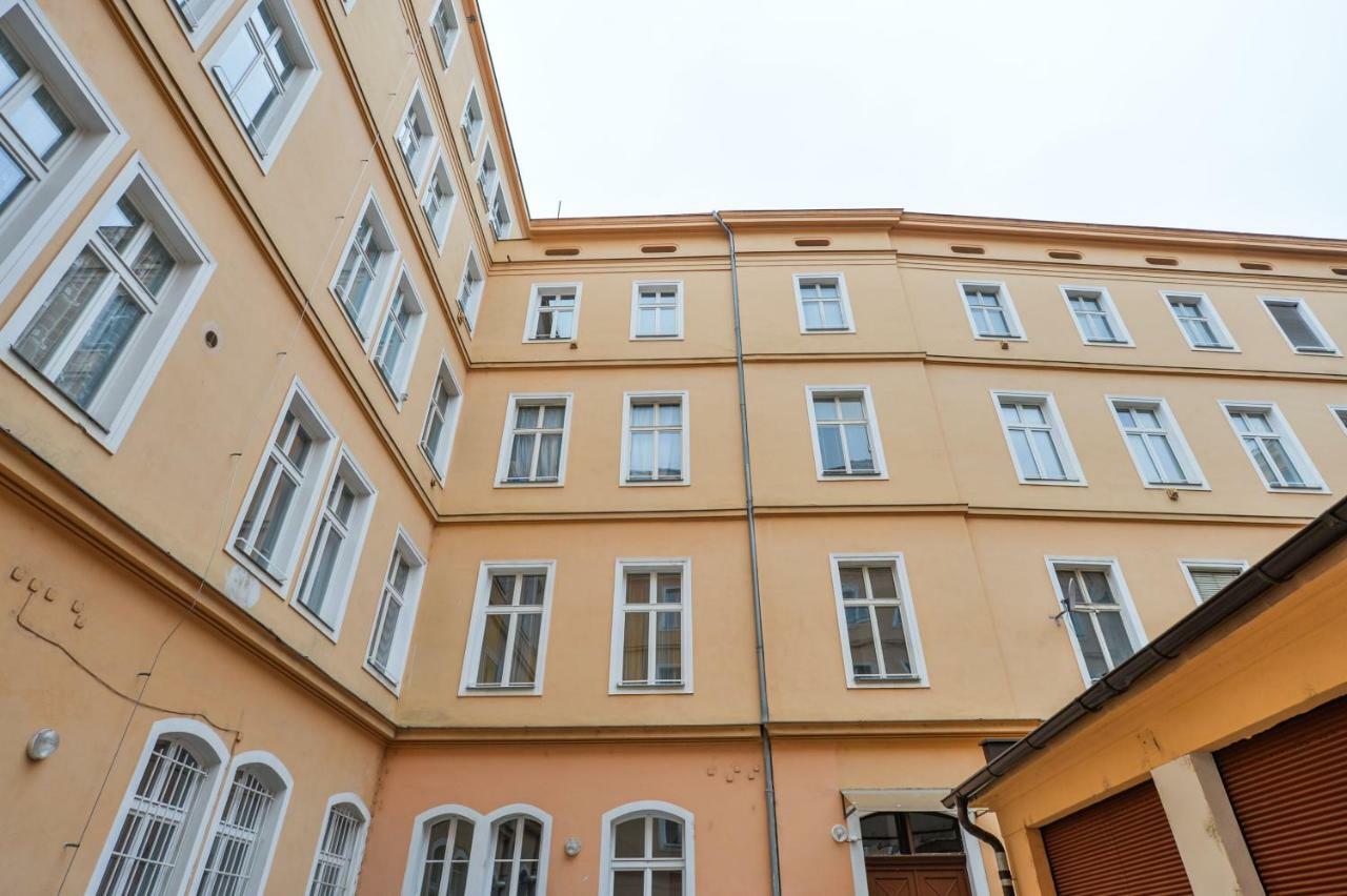 Dali Wenceslas Square Apartment Прага Екстер'єр фото